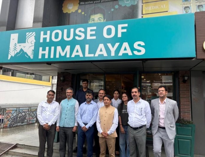 स्थानीय शिल्प कौशल को वैश्विक पहचान : भारतीय राजनयिकों ने किया ‘हाउस ऑफ हिमालयाज़’ आउटलेट का दौरा