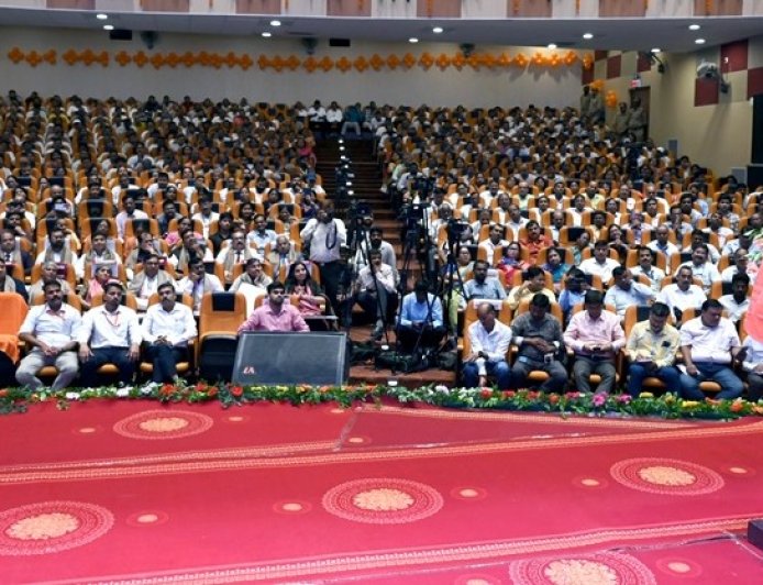 विद्यार्थियों में स्किल्स, डिजिटल लिटरेसी और इनोवेशन का एप्रोच विकसित करना जरूरी: योगी