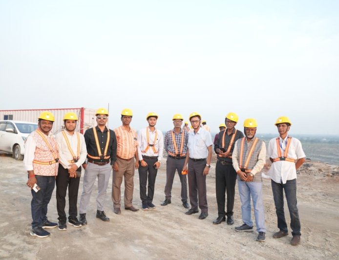 कोयला खदानों को देख विकास की एक और तस्वीर से रूबरू हुआ उत्तराखंड का मीडिया दल
