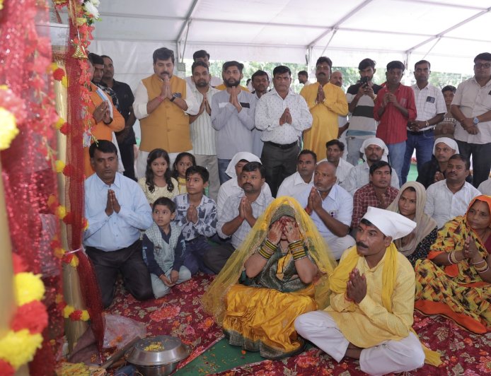 बिहारी महासभा के विश्वकर्मा पूजनोत्सव में उमड़ा जनसैलाब, भक्ति के साथ जीवंत हुई भोजपुरी लोकसंस्कृति