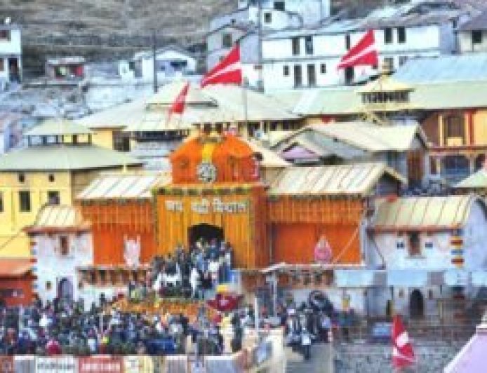 चारधामों को प्लास्टिक मुक्त बनाने में जुटी धामी सरकार, नगर पंचायतों ने अभियान चलाकर एकत्रित किया 798 टन कचरा