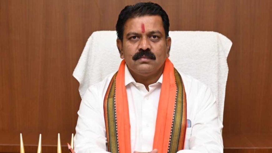 कवर्धा मेडिकल कॉलेज के पहले छात्र बने हिमांशु देवांगन, डिप्टी CM विजय शर्मा ने फोन कर दी बधाई; 50 एमबीबीएस सीटों से शुरू हुआ पहला सत्र