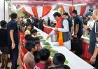 टनकपुर दशहरा महोत्सव में पहुंचे सीएम धामी, सीता रसोई के भंडारे में श्रद्धालुओं को बांटा प्रसाद