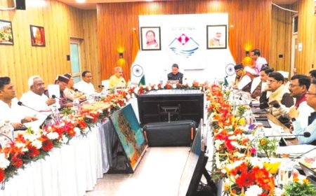 देहरादून से बाहर बनबसा में हुई धामी कैबिनेट की मीटिंग, दो दर्जन बड़े फैसले लिए गए