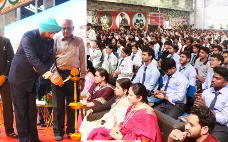 CIMS कॉलेज में राज्यपाल ने युवाओं से किया संवाद,1500 युवाओं ने लिया नशामुक्ति का संकल्प