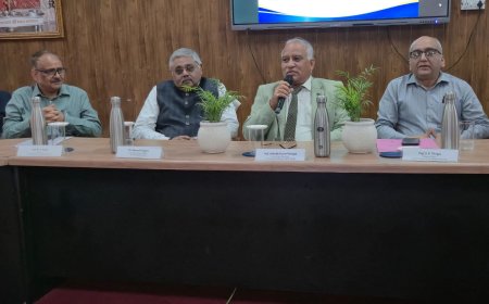 नैक प्रत्यायन की तैयारियों को मिलेगी विशेषज्ञ मार्गदर्शन से नई गति, श्रीदेव सुमन उत्तराखंड विश्वविद्यालय में विशेषज्ञ डॉ. निमेश मिगलानी ने दिए महत्वपूर्ण सुझाव