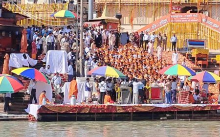 हरिद्वार में कैबिनेट बैठक से पहले सीएम धामी और मंत्रियों ने की गंगा पूजा, प्रदेश की सुख समृद्धि की कामना की