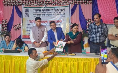रानीपोखरी मौजा में रात्रि चौपाल आयोजित, एडीएम केके मिश्रा ने ग्रामीणों से किया सीधा संवाद, 18 शिकायतें प्राप्त; अधिकांश का मौके पर निस्तारण