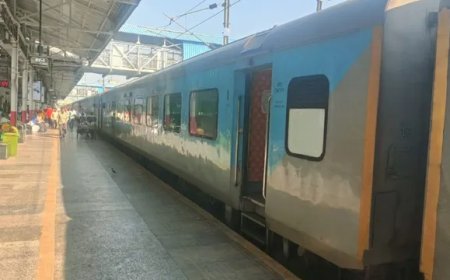ट्रेनों की लेटलतीफी पर भड़के यात्री, हरियाणा में रेलवे ट्रैक जाम; पंजाब में शताब्दी समेत कई ट्रेनें लेट