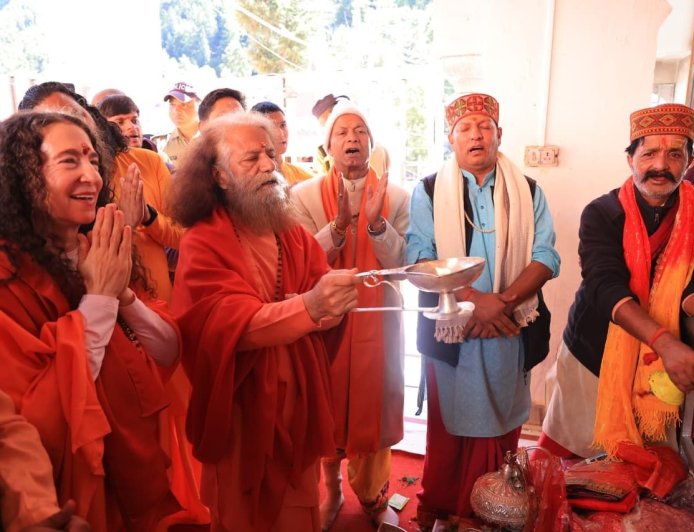 राष्ट्रपिता महात्मा गांधी जी की 157 वीं जयंती पर गंगोत्री धाम में चलाया स्वच्छता अभियान