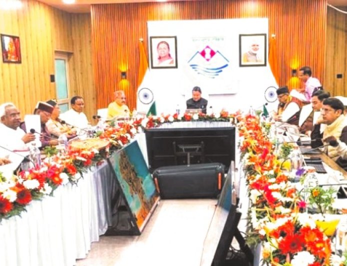 देहरादून से बाहर बनबसा में हुई धामी कैबिनेट की मीटिंग, दो दर्जन बड़े फैसले लिए गए