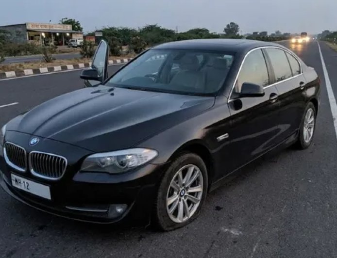 पंचर BMW को सड़क किनारे छोड़ना पड़ा भारी, क्लेम ठुकराने वाली इंश्योरेंस कंपनी पर 14 साल बाद 70.75 लाख रुपये का जुर्माना