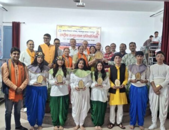 भारत विकास परिषद की समूहगान प्रतियोगिता में विद्यार्थियों ने बिखेरे सुर, डीएवी पब्लिक स्कूल बना विजेता