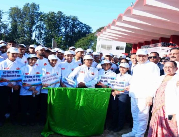नशामुक्त उत्तराखंड वॉकथॉन को सीएम धामी ने दिखाई हरी झंडी, कहा- नशे के खिलाफ लड़ाई समाज की साझा जिम्मेदारी